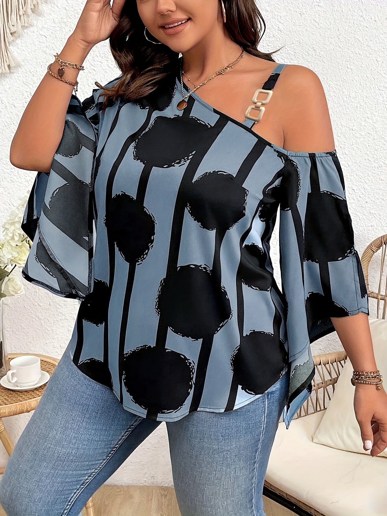 Women's Plus Size Off-the-Shoulder Charming Chain Blouse